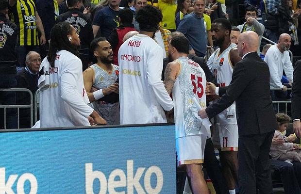 Conflict în Euroligă! MVP-ul din 2024 al competiției și-a îmbrâncit propriul coechipier și apoi a postat un mesaj ironic pe X