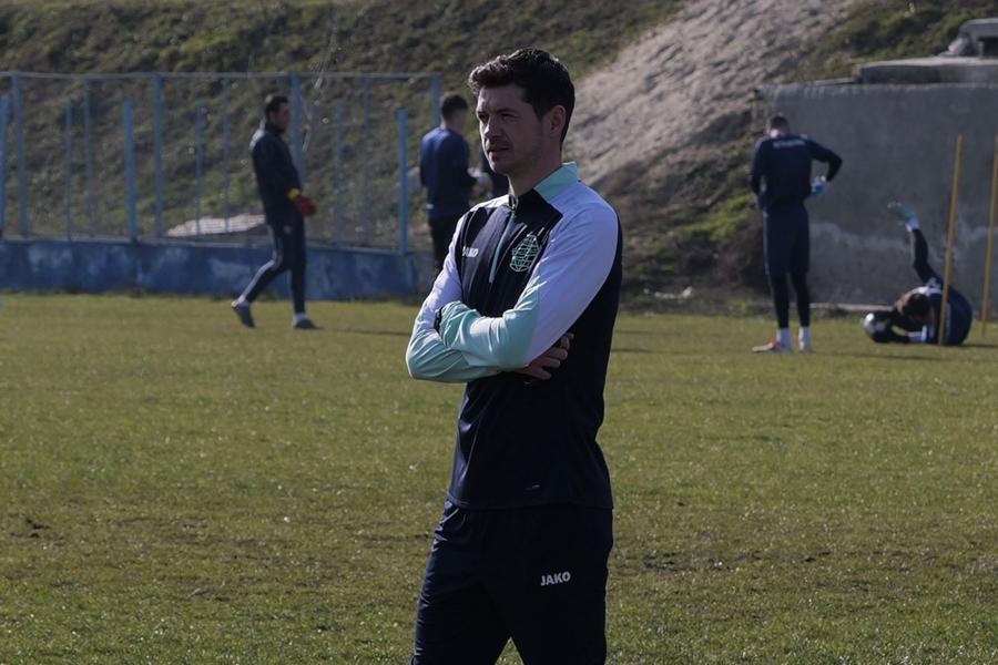 Ovidiu Dănănae/ foto: Andrei Furnigă (GSP) Condițiile incredibile în care se antrenează formația din Superligă » Cum arată terenul
