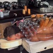 Louis Openda s-a tratat cu ventuze pentru o mai bună refacere musculară și eliminarea toxinelor din corp / Foto: Instagram