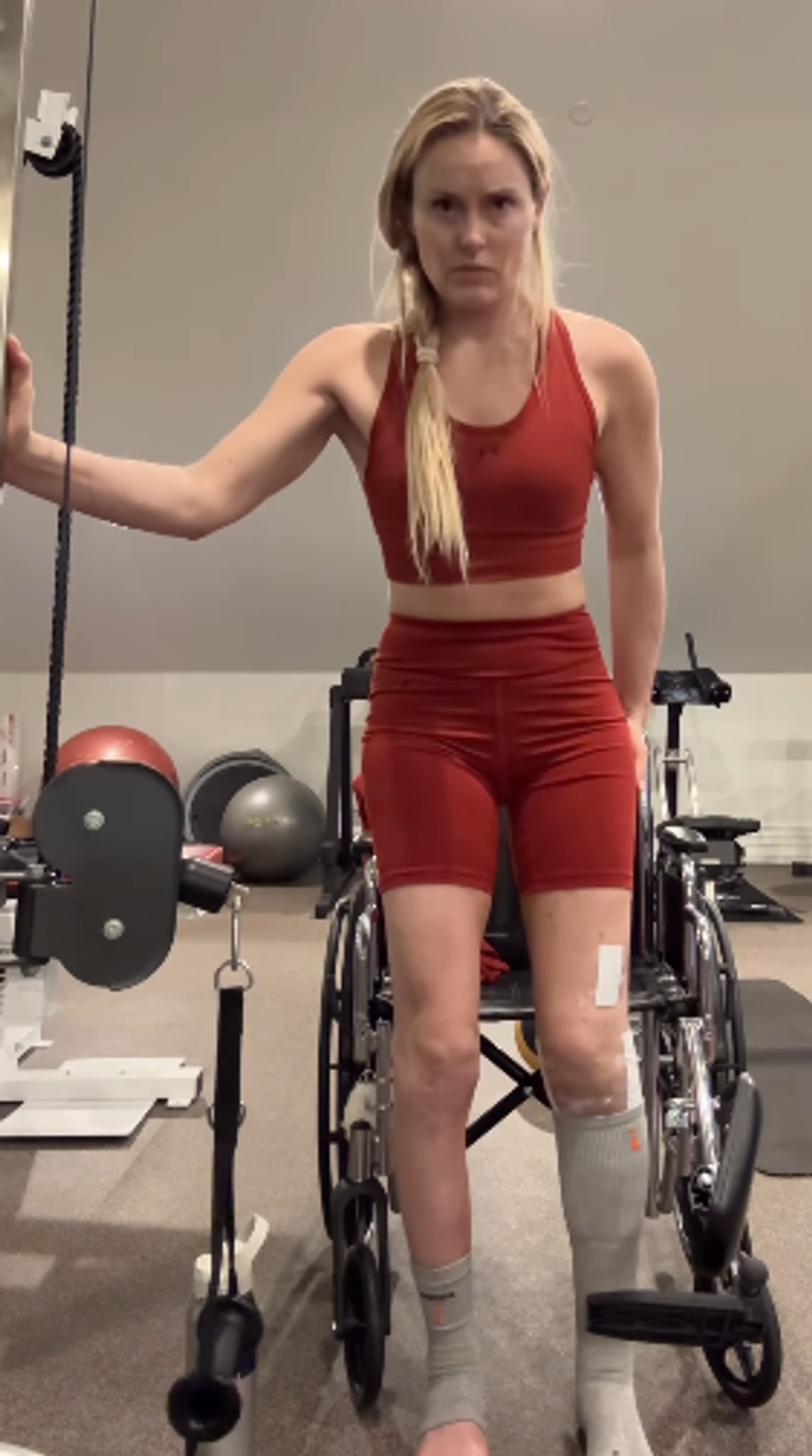 Lindsey Vonn a început recuperarea la picior