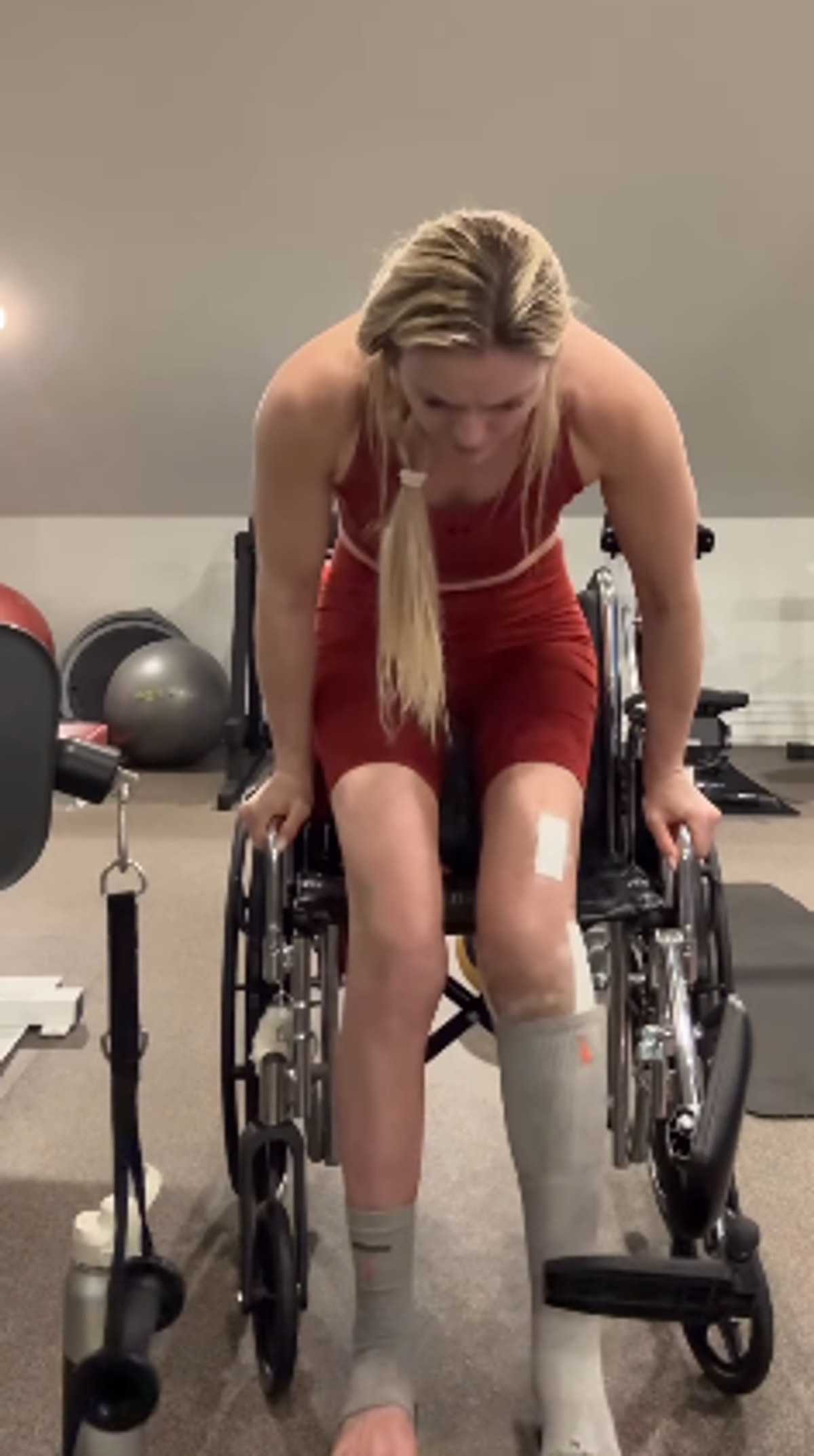 Lindsey Vonn a început recuperarea la picior