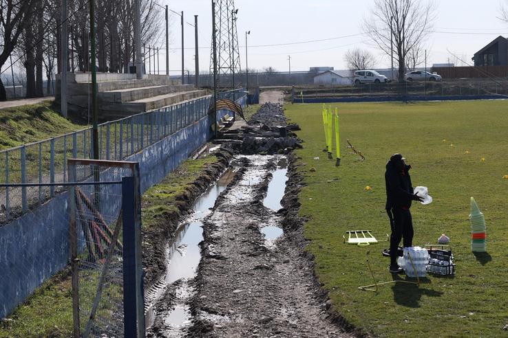 Antrenament condus de Florin Bratu la Metaloglobus/ foto: Andrei Furnigă (GSP)