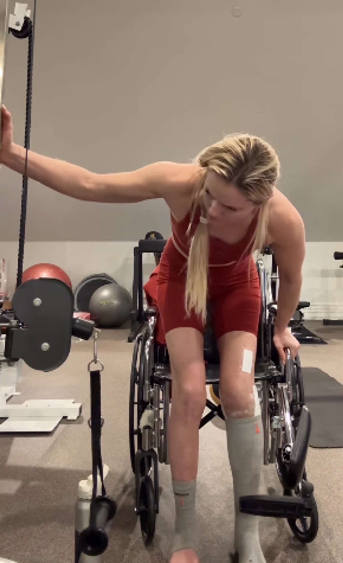 Lindsey Vonn a început recuperarea la picior