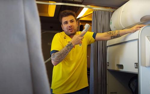 Adrian Mutu, 42 de ani, selecționerul României U21, le-a mulțumit în avionul de întoarcere „tricolorilor” mici pentru parcursul de la Campionatul European de tineret.