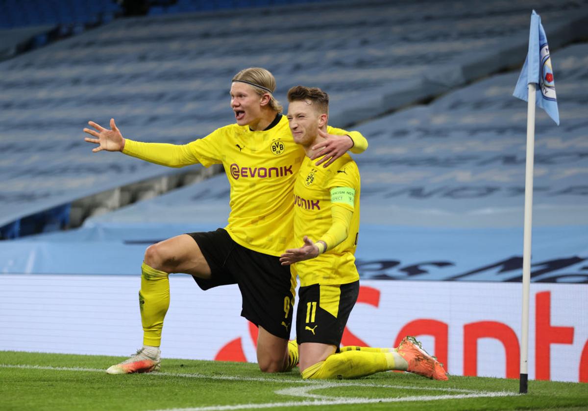 Imaginea serii în Champions League: unul dintre asistenții lui Hațegan l-a luat deoparte pe Erling Haaland după meci