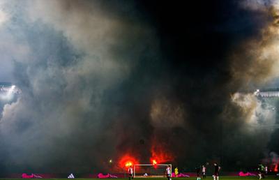 „A fost o atmosferă bolnavă” » Noi detalii de la haosul Feyenoord - Ajax! Antrenorul a intrat pe teren: „Folosiți-vă creierul, la naiba!"