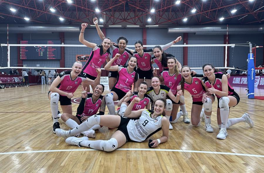 Voleibalistele din Blaj sărbătorind victoria FOTO Alba Blaj Facebook Au început semifinalele în campionatele naționale de volei
