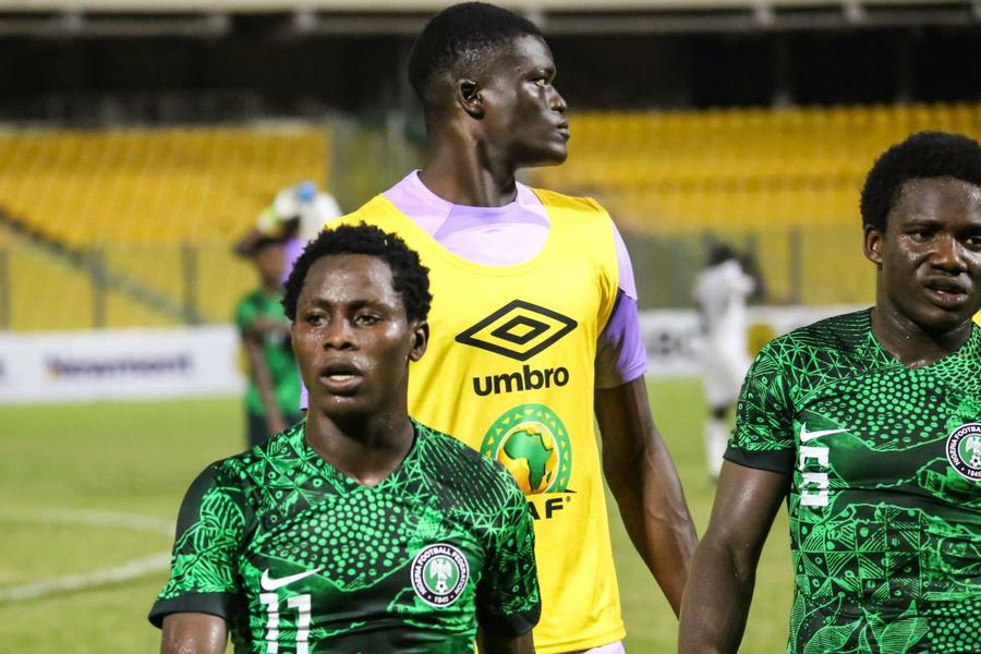 Kehinde Ibrahim (în tricoul verde al Nigeriei, stânga), noua țintă a Rapidului, foto: Imago Images Dan Șucu încearcă un transfer pe modelul lui Neluțu Varga de la CFR Cluj, adversara din această seară