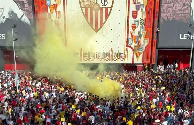 Protest masiv înaintea derby-ului din La Liga: „Plecați!” » Tată și fiu luptă pentru putere într-un scenariu de film!