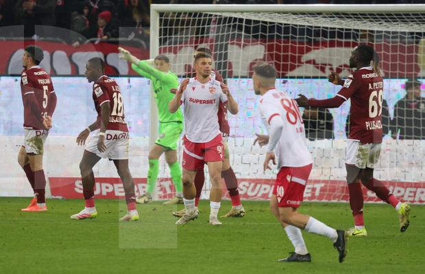 3 detalii inedite din Rapid - Dinamo » „Câinii” au avut posesia, dar giuleștenii le-au anihilat arma preferată + Absența care a dat totul peste cap