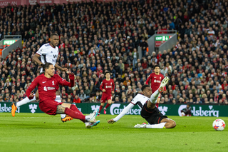 Pe ce fundaș stânga va miza Liverpool sezonul viitor?