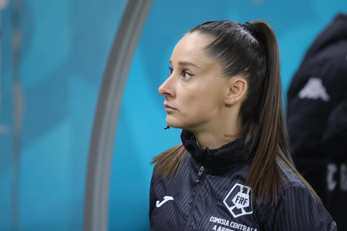 „Trebuie să fii tare și să pui piciorul în prag” » Iuliana Demetrescu, arbitru la Rapid - Dinamo, merge la Europeanul din Elveția