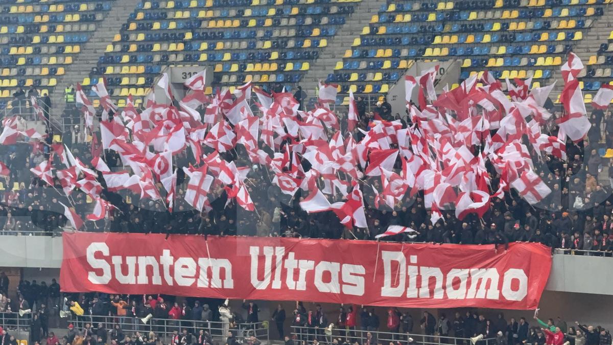 Scenografia afișată de fanii lui Dinamo în meciul cu Rapid