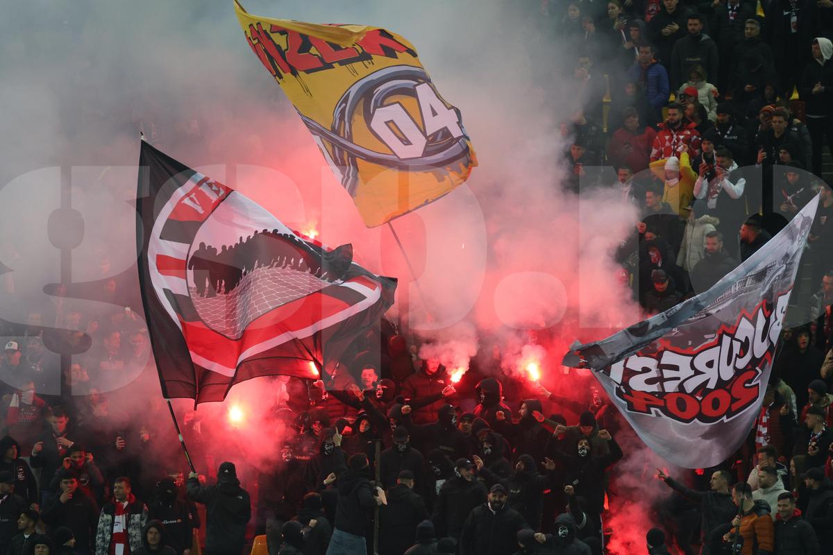 Scenografia afișată de fanii lui Dinamo în meciul cu Rapid