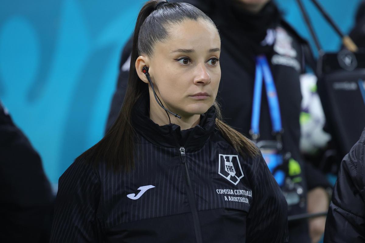 „Trebuie să fii tare și să pui piciorul în prag” » Iuliana Demetrescu, arbitru la Rapid - Dinamo, merge la Europeanul din Elveția