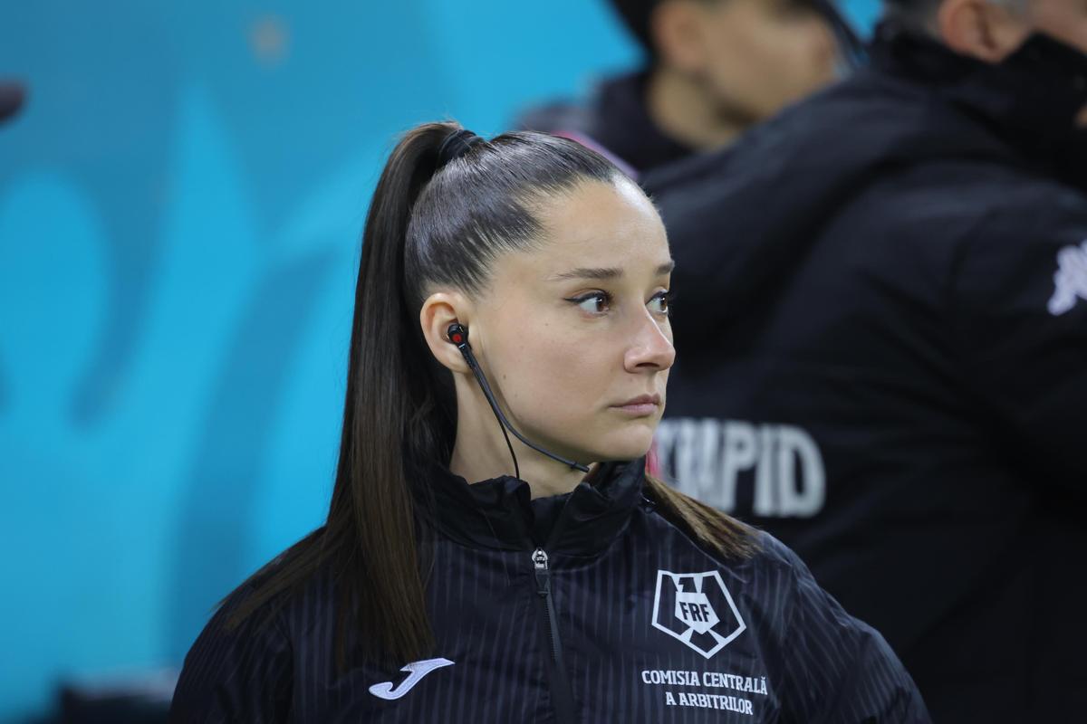 „Trebuie să fii tare și să pui piciorul în prag” » Iuliana Demetrescu, arbitru la Rapid - Dinamo, merge la Europeanul din Elveția