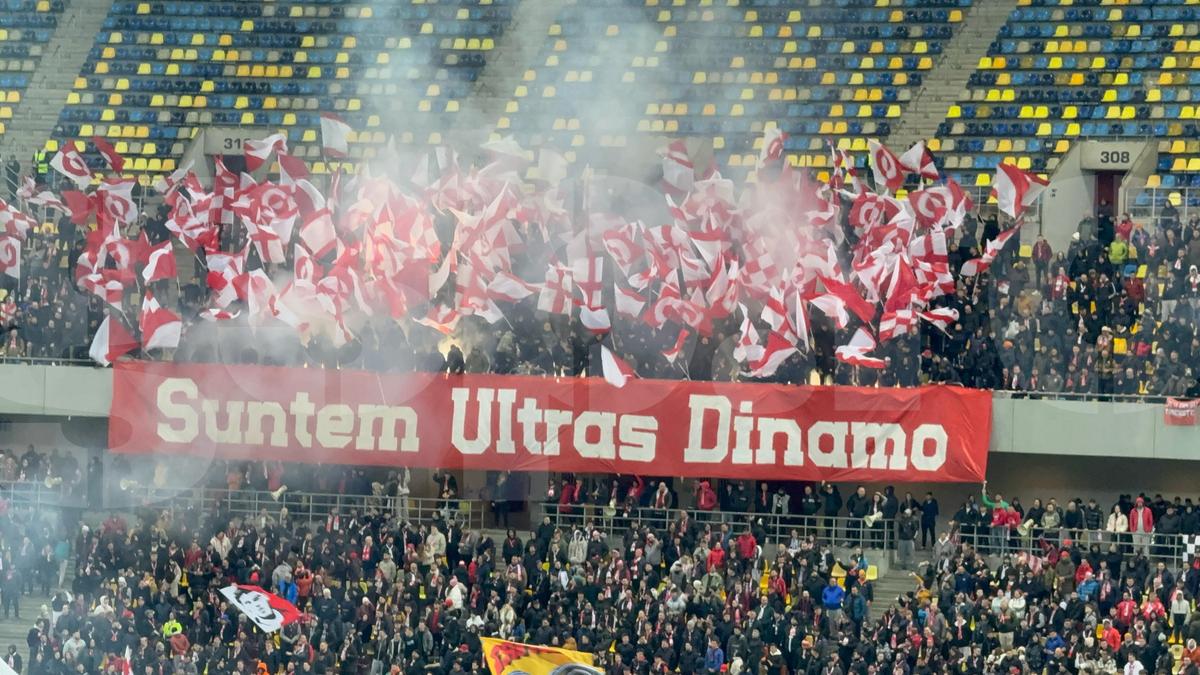 Scenografia afișată de fanii lui Dinamo în meciul cu Rapid