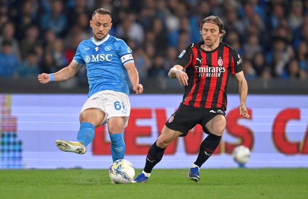 Rezultatul din Napoli - Milan îl apropie pe Cristi Chivu de titlu!