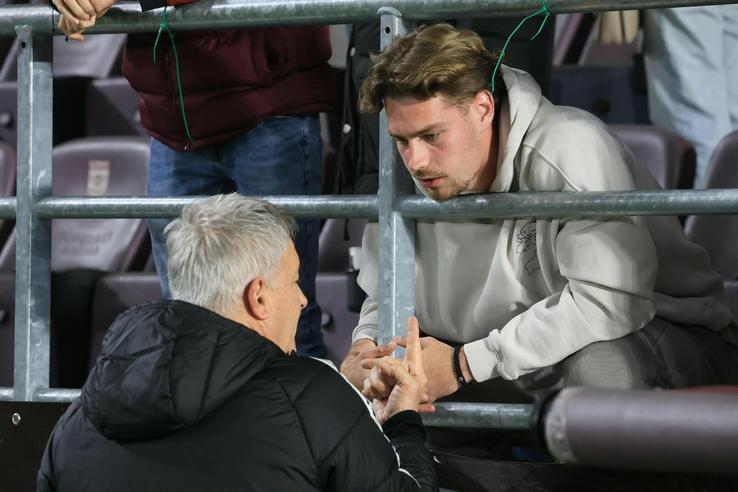 Cristiano Bergodi, revedere cu un fost elev la finalul meciului dintre Rapid și Universitatea Cluj / foto: Ionuț Iordache GSP