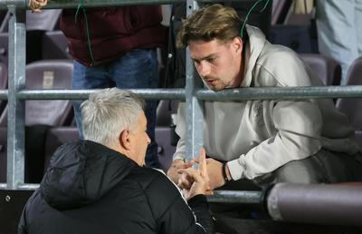Cine este fotbalistul pe care Bergodi l-a îmbrățișat în tribuna Giuleștiului, imediat după ce a învins-o pe Rapid