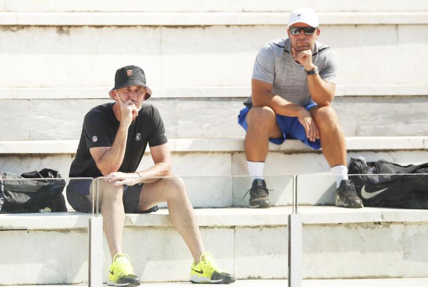 Simona Halep (29 de ani, 3 WTA) a decis să renunțe la colaborarea cu antrenorul Artemon Apostu-Efremov
