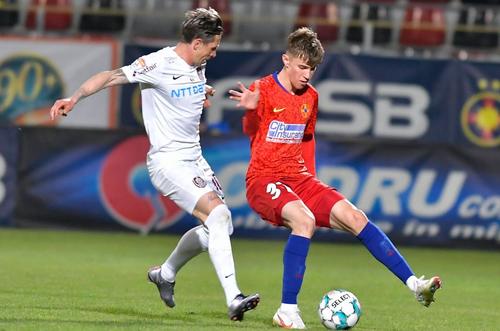 CFR Cluj și FCSB sunt principalele formații care țintesc trofeul de campioană | FOTO: Facebook @FCSB
