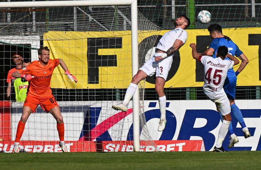 Fundașul central Andrei Burcă (28 de ani) vrea să plece de la CFR Cluj în următoarea perioadă de transferuri. Anunțul a fost făcut imediat după victoria cu Academica Clinceni, scor 1-0.