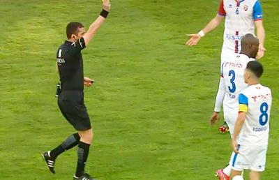 Croiți să facă penalty-uri în debut de meci » Două momente greu de explicat în Botoșani - FCSB