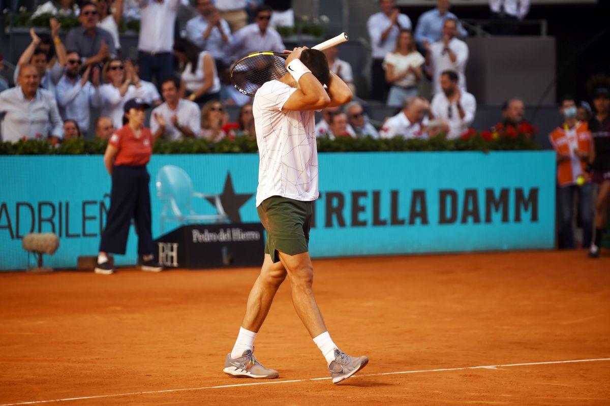 Istorie la Madrid! Senzația Carlos Alcaraz îl învinge pe Nadal: e primul care reușește asta în fața „Regelui Zgurii”!