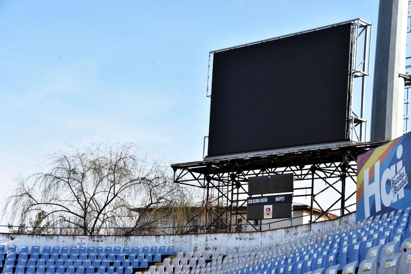 Dușurile de la stadionul din Buzău
