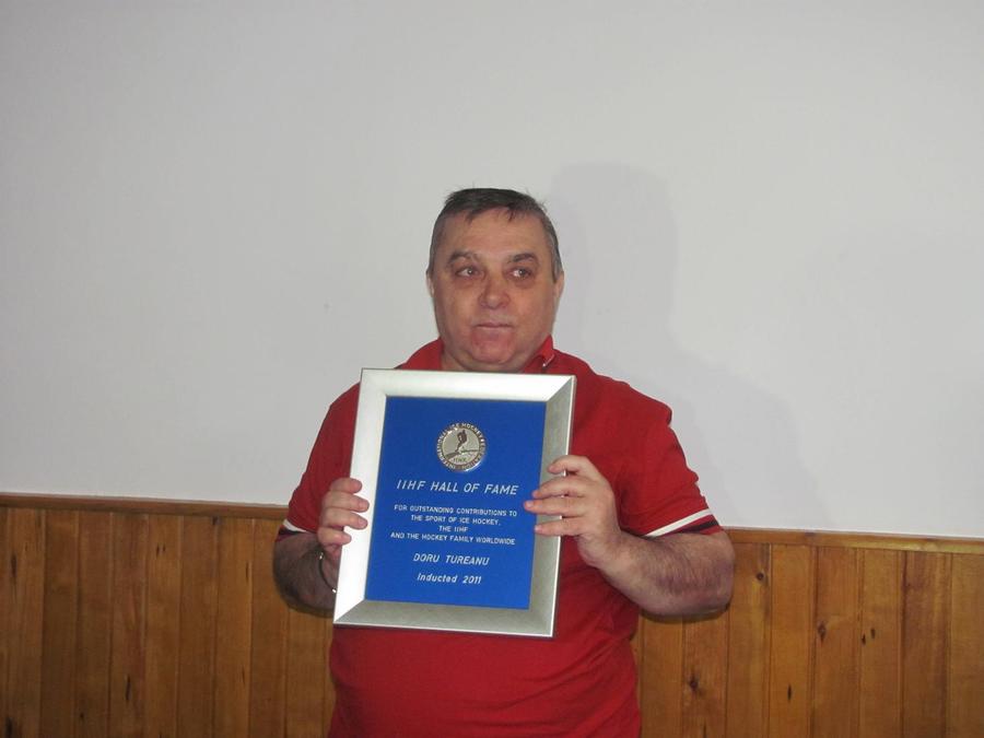Deși a spus că la început că i-a fost frică de americani, regretatul Doru Tureanu s-a descurcat de minune în cea de-a doua partidă contra lor „Miracol pe gheață”: SUA – România 4-5!