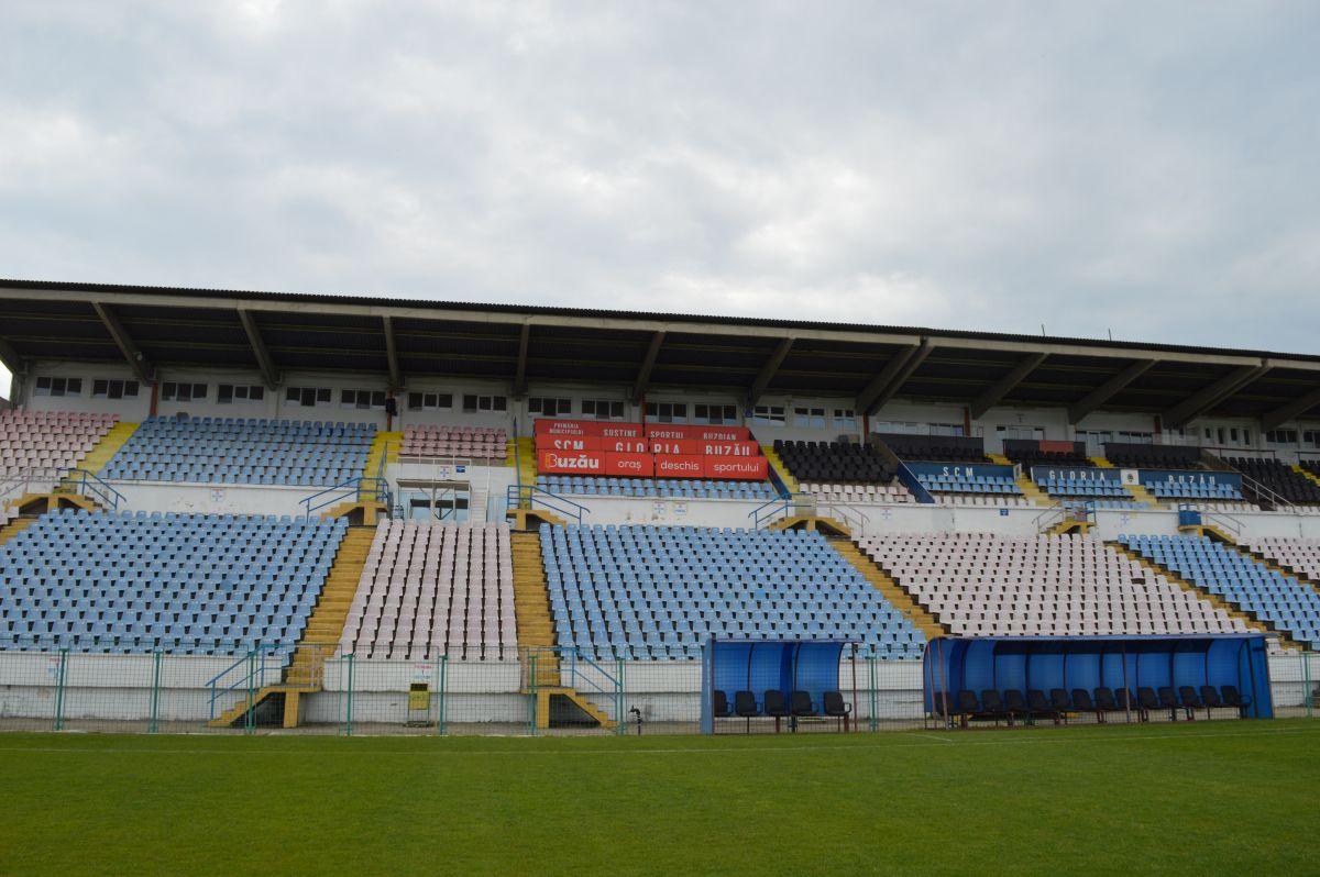 Finală de 7* pe stadion de 3* » GSP a vizitat arena care ar putea găzdui duelul de titlu din Liga 1: „Deja ne sună oamenii că vor câte 1.000 de bilete”
