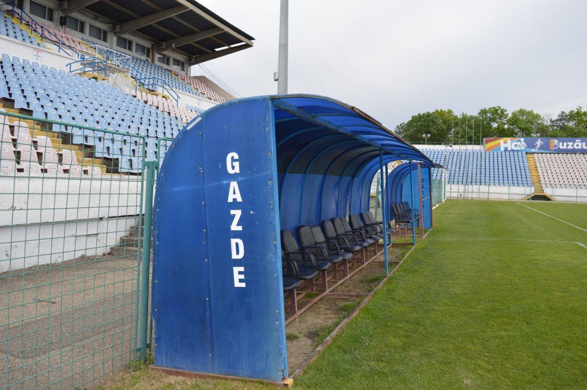 Finală de 7* pe stadion de 3* » GSP a vizitat arena care ar putea găzdui duelul de titlu din Liga 1: „Deja ne sună oamenii că vor câte 1.000 de bilete”