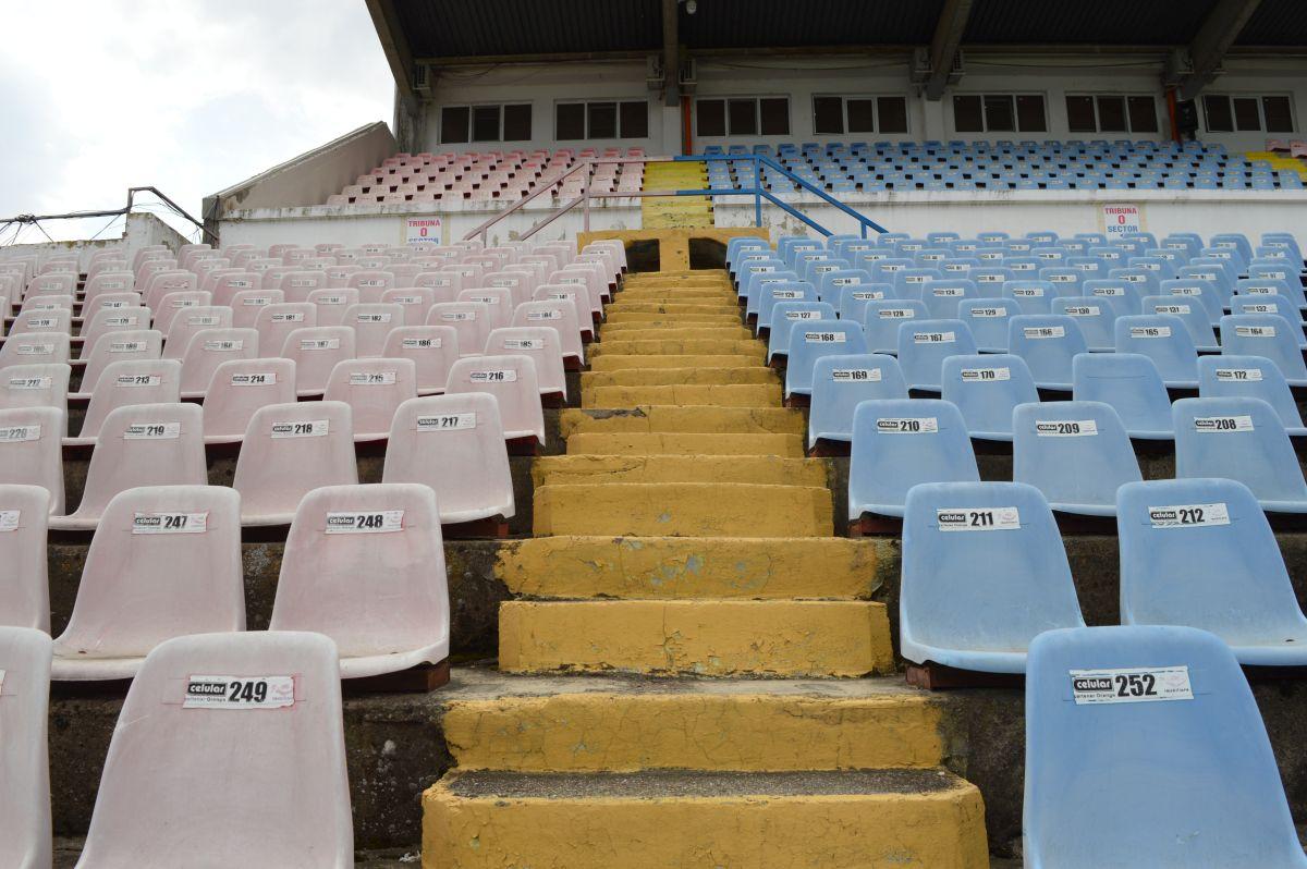 Finală de 7* pe stadion de 3* » GSP a vizitat arena care ar putea găzdui duelul de titlu din Liga 1: „Deja ne sună oamenii că vor câte 1.000 de bilete”