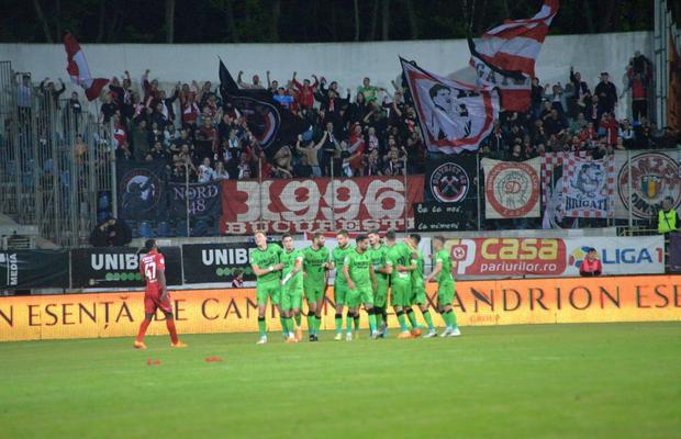 Potecă spre baraj! În inferioritate numerică, Dinamo câștigă thrillerul cu 5 goluri de la Botoșani