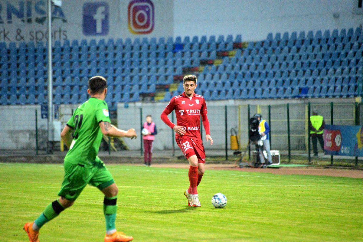 Potecă spre baraj! În inferioritate numerică, Dinamo câștigă thrillerul cu 5 goluri de la Botoșani