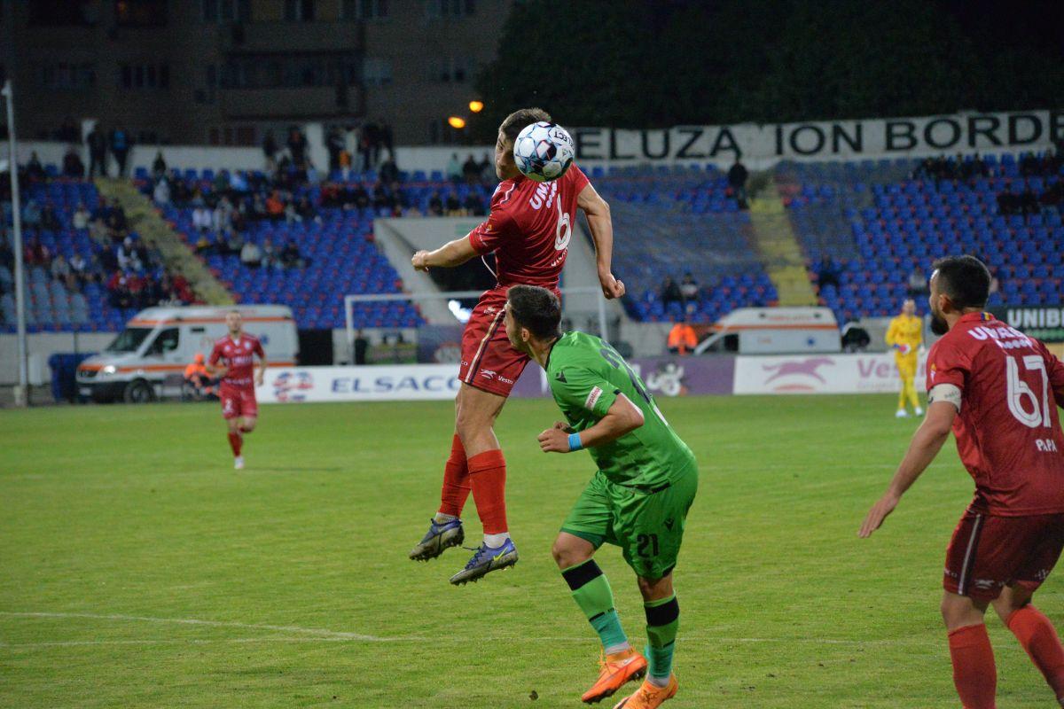 Potecă spre baraj! În inferioritate numerică, Dinamo câștigă thrillerul cu 5 goluri de la Botoșani