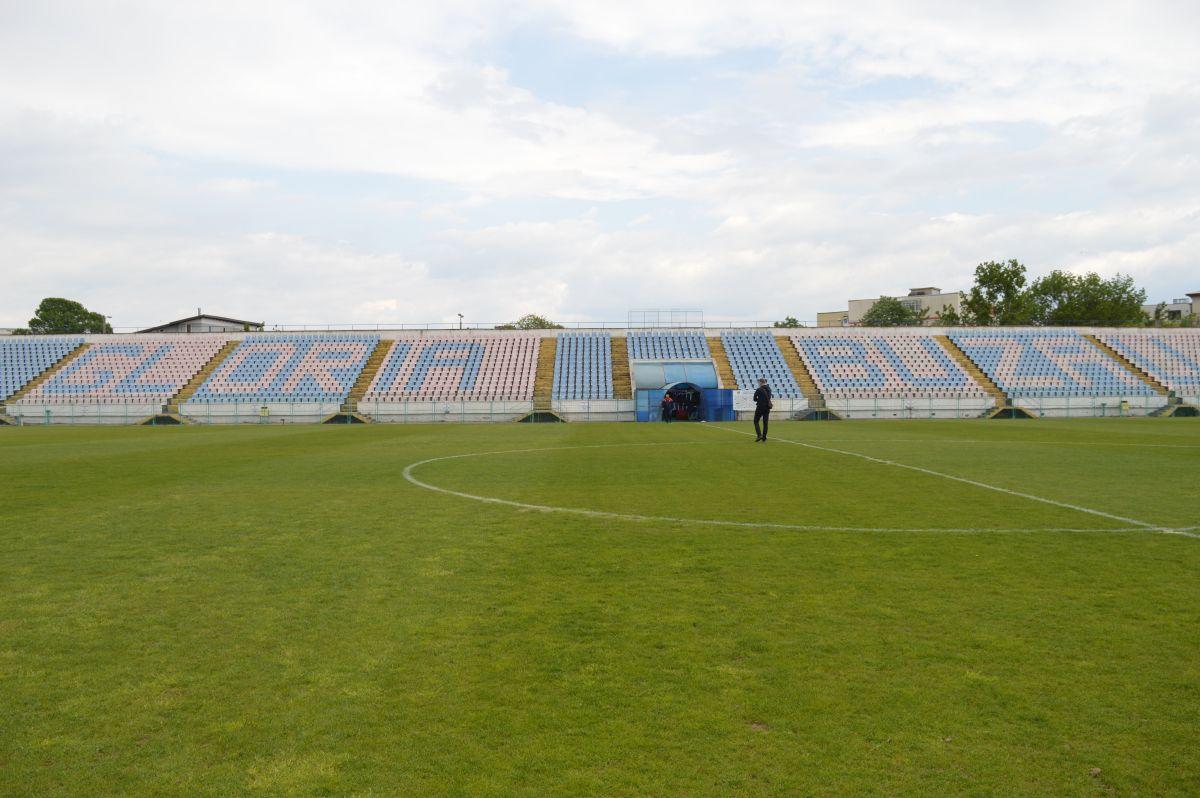 Finală de 7* pe stadion de 3* » GSP a vizitat arena care ar putea găzdui duelul de titlu din Liga 1: „Deja ne sună oamenii că vor câte 1.000 de bilete”