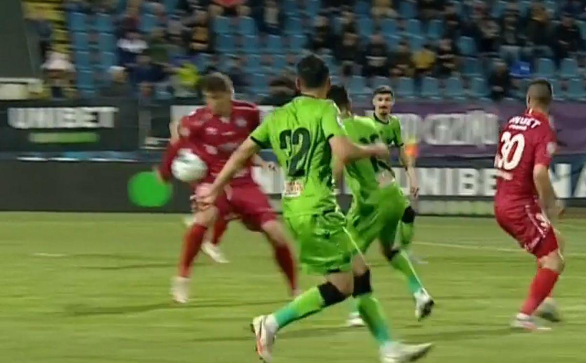 FOTO Botoșani - Dinamo, posibil penalty la Șeroni 06.05.2022
