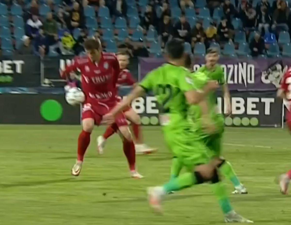 FOTO Botoșani - Dinamo, posibil penalty la Șeroni 06.05.2022