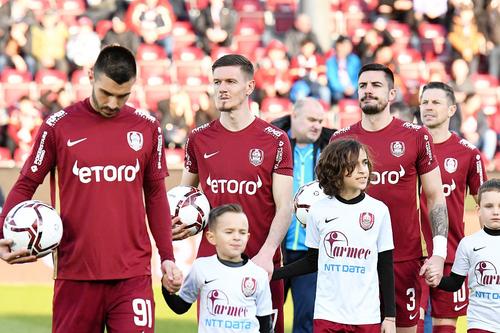 Ermal Krasniqi, în centru // foto: Imago Images