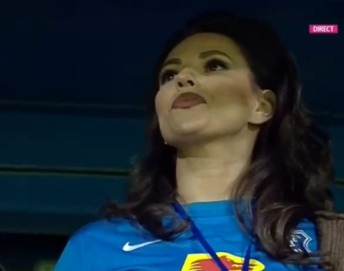 Cea mai sexy fană a Farului a făcut spectacol la meciul cu Rapid » S-a dezlănțuit în tribune, apoi a postat un mesaj ironic: „Nu plânge!”