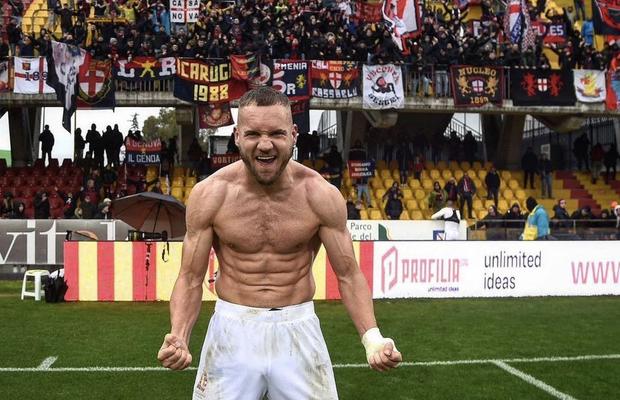 Ce se întâmplă cu George Pușcaș, după ce Genoa a promovat în Serie A