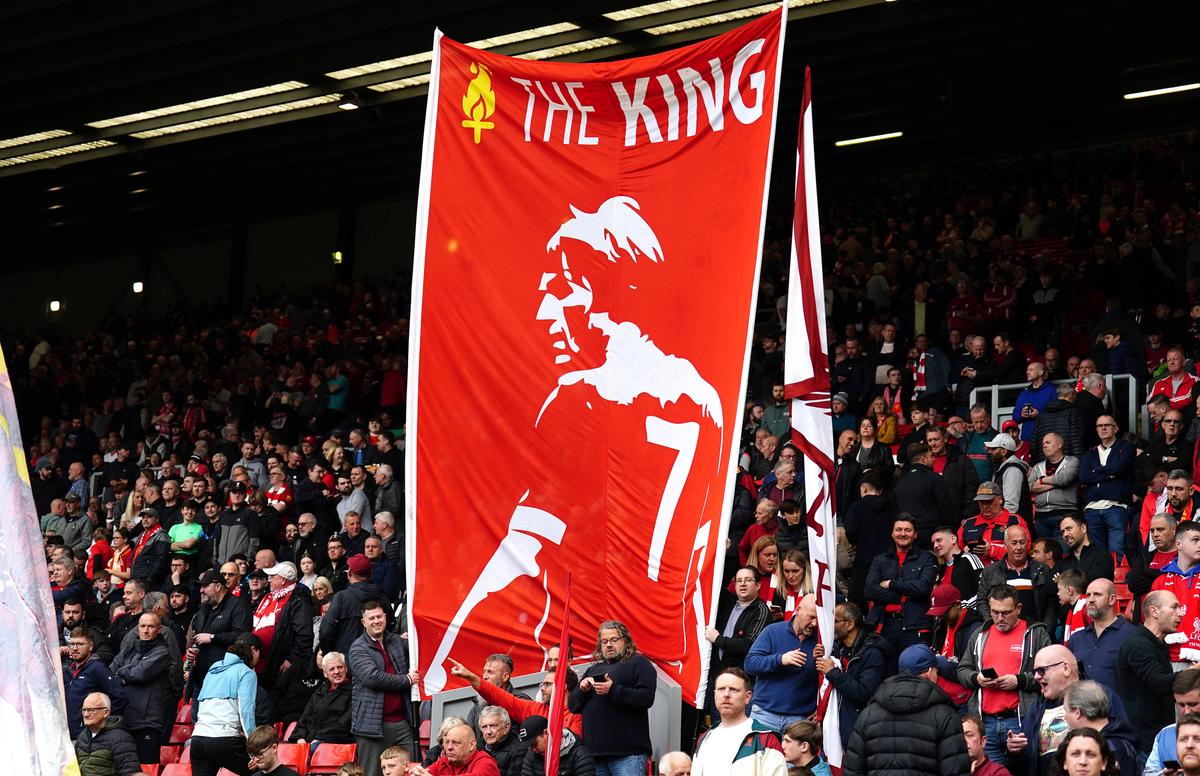 Fanii lui Liverpool, protest împotriva Regelui Charles