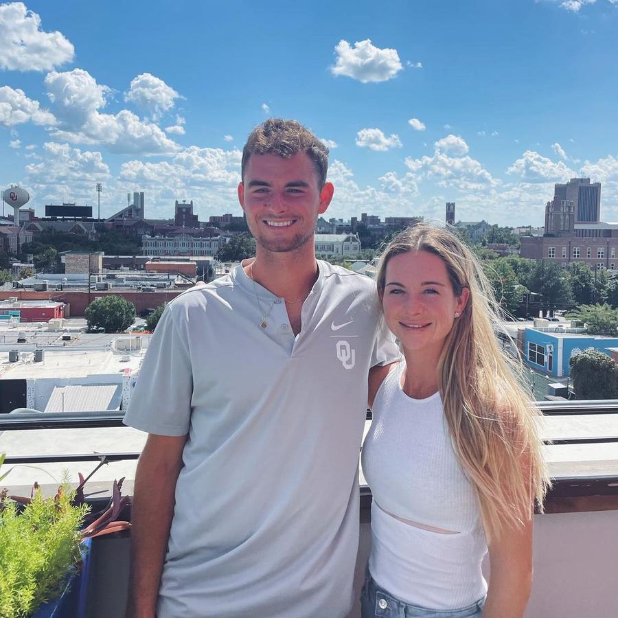 Elizabeth Mandlik și fratele ei, Mark Cine este adversara Soranei Cîrstea în finala de la Reus » Mama ei a câștigat patru turnee de Grand Slam