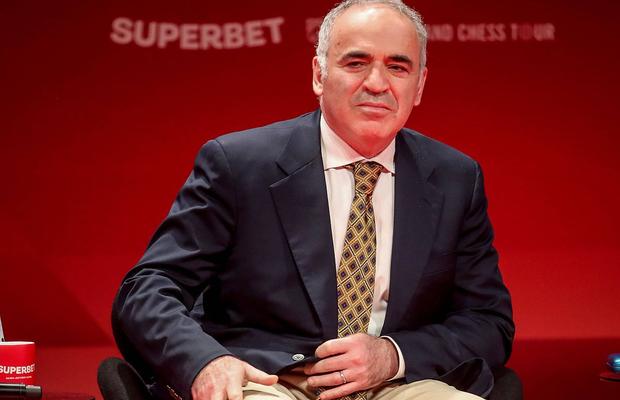 „Oamenii încă au monopol asupra răului” » Interviu cu Garry Kasparov despre inteligența artificială, șah și „Noua Rusie care trebuie să îngroape Imperiul”