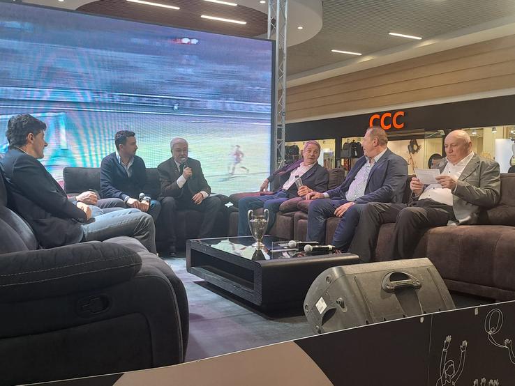Duckadam, Tudorel Stoica, Bumbescu, Belodedici și Ștefan Iovan la un eveniment pentru sărbătorirea performanței realizate de Steaua '86 (foto: Cătălin Stroia)