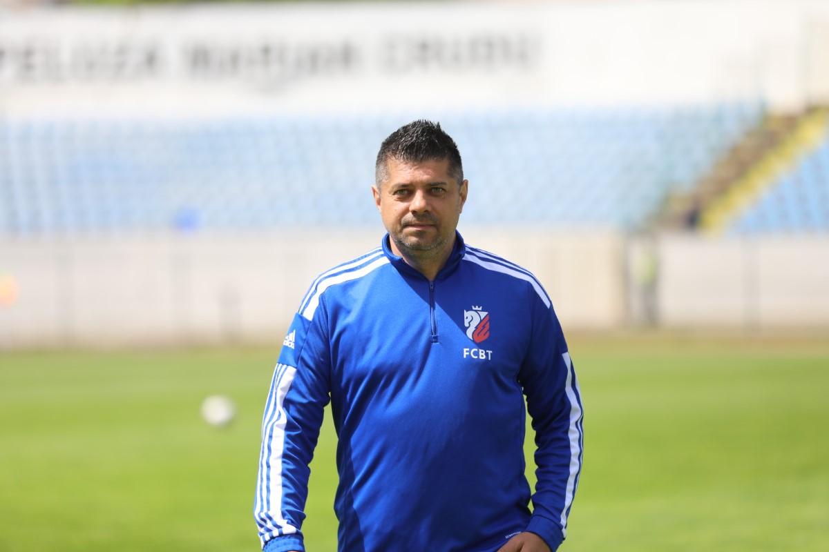 O nouă „fentă” în SuperLigă! A semnat al doilea antrenor deghizat în fața FRF