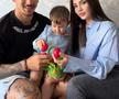 Jovan Markovic alături de junior și de soție