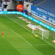 Penalty ratat de Olaru în Craiova - FCSB/ FOTO Ionuț Iordache (GSP)